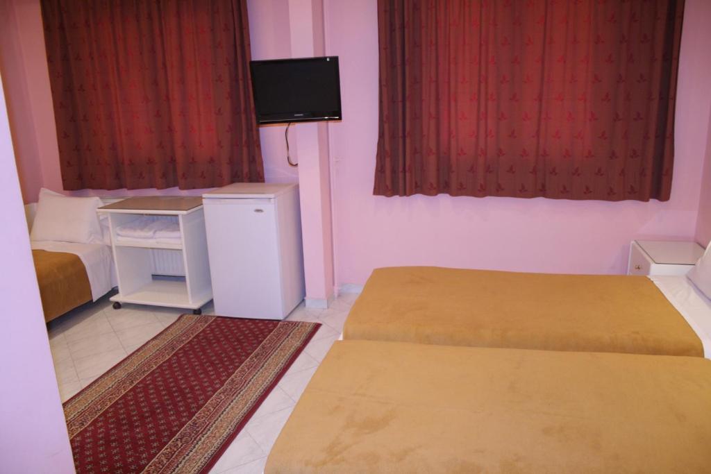 Hotel Avra 2*